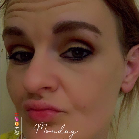 My name is Devyn, I’m a mother of 4!! 💕 - Picture 3 of 14